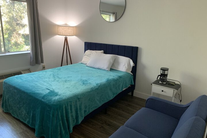 1 Queen Bed (78 of 103)