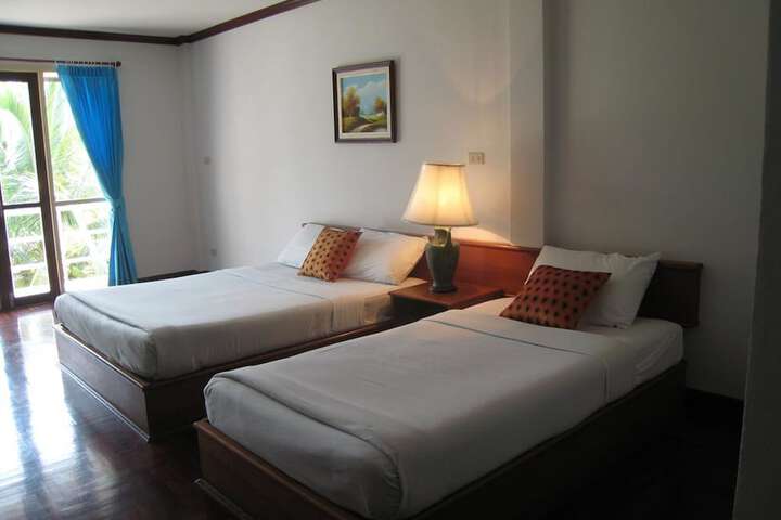 Room 2 of 18