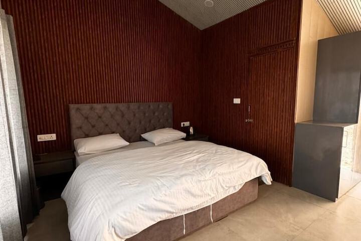 Room 25 of 64