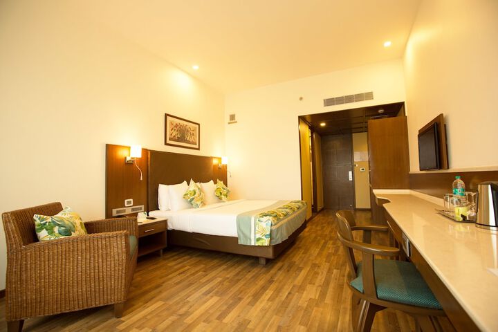 Room 4 of 63
