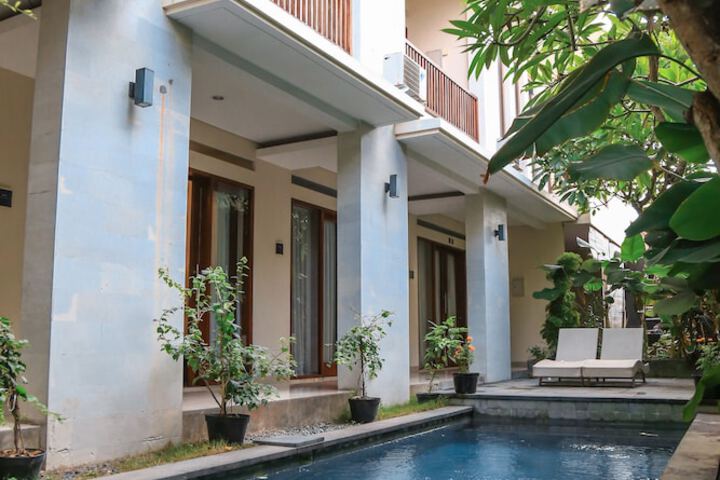 Pool Hotel