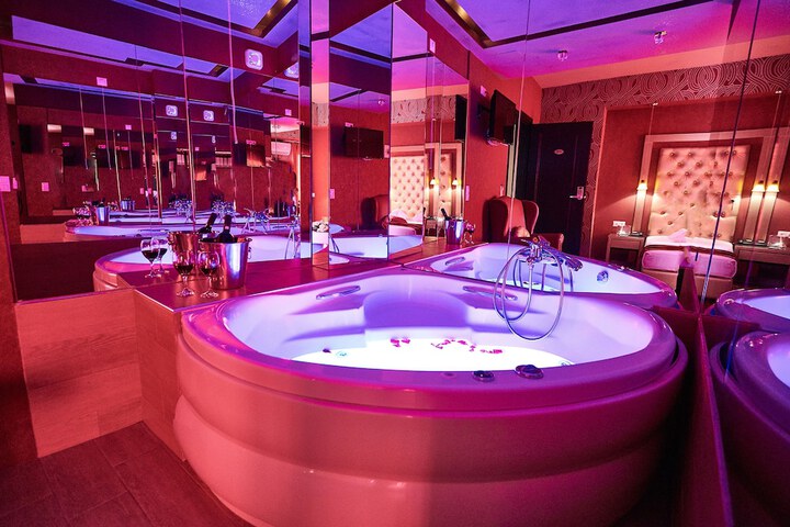 Spa 26 of 33