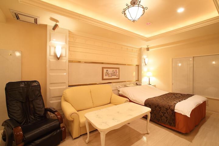 Room 4 of 31