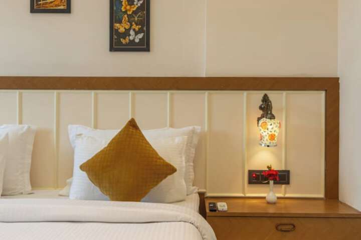 Room 9 of 26