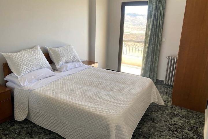 Room 5 of 19
