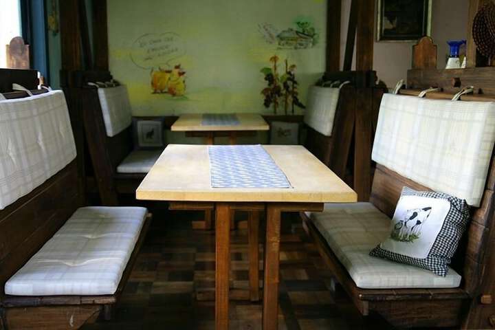 Dining 54 of 100
