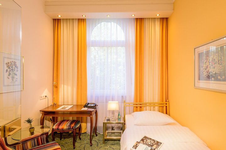 Room 19 of 59
