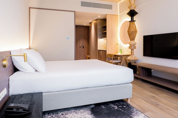 Room 13 of 61