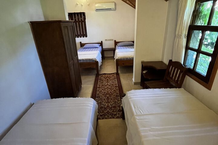 Room 19 of 127