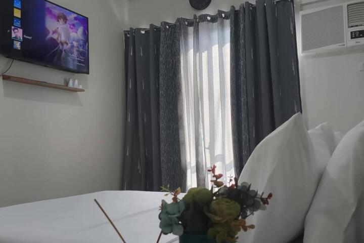 The Loop Tower Studio-Spacious Unit