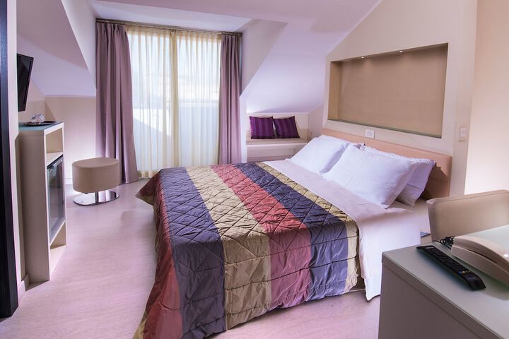 Room 4 of 31