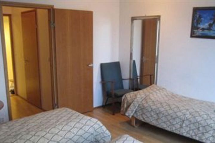 Room 3 of 11