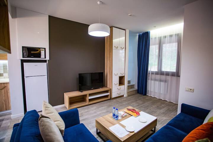 Room 35 of 103
