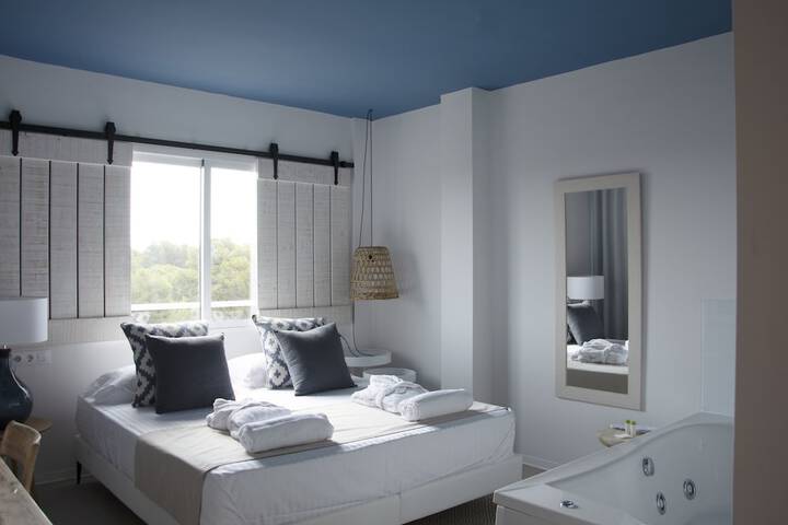 You &  Co. Saler Beach Boutique Hotel in València