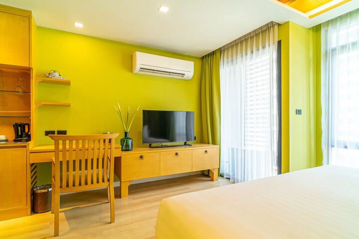 Room 18 of 33