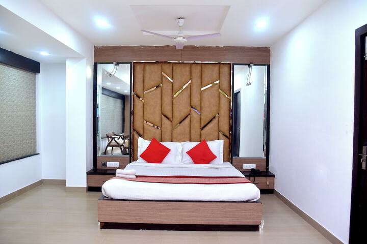 Room 25 of 37