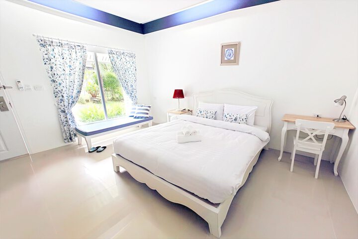 Room 8 of 48