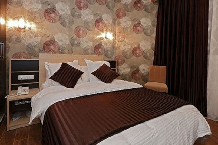 Room 4 of 19