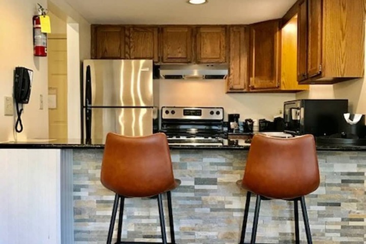 Suite 1 King Bed Second Floor Sofa Bed Kitchen Separate Living Area WiFi Full Breakfast (27 of 34)