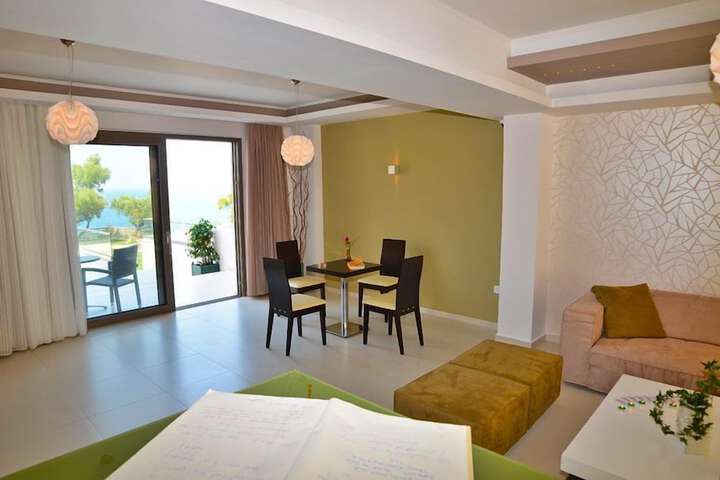 Room 20 of 93