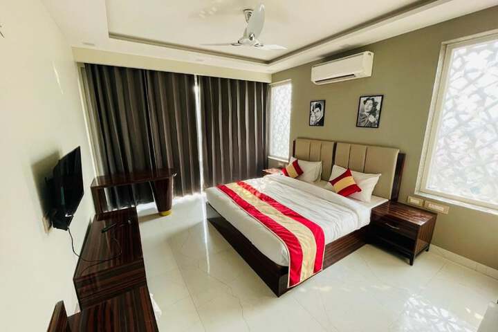 Room 5 of 37