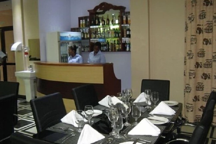 Dining 14 of 23