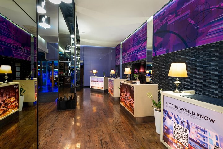 Entrance & Lobby