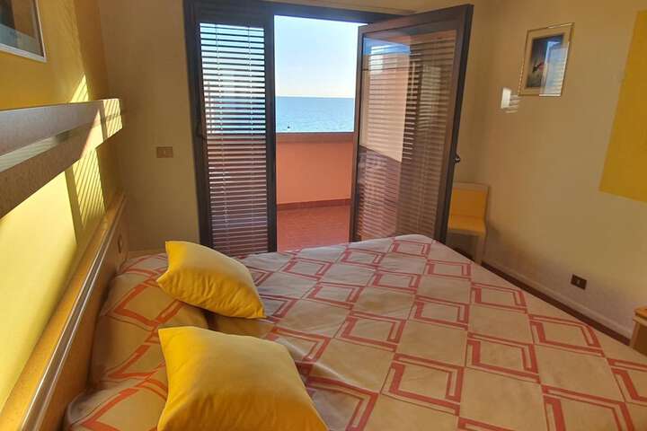 Room 13 of 46