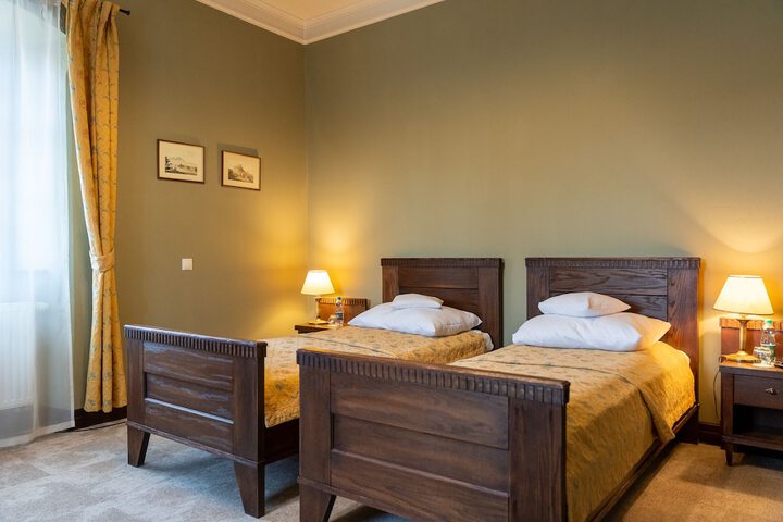 Room 18 of 130