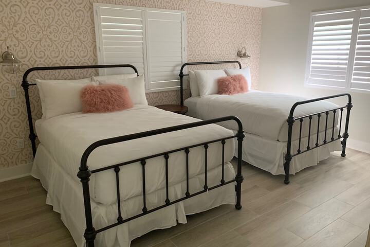 Classic Double Bed (4 of 23)