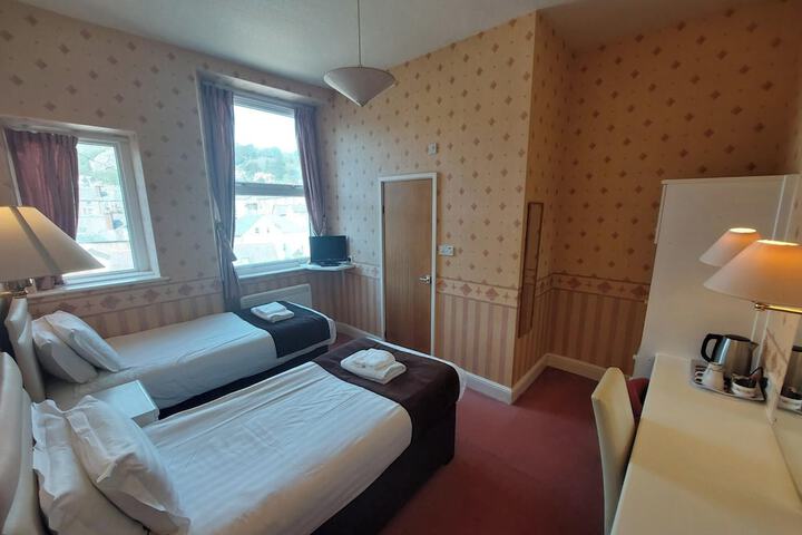 Room 27 of 44