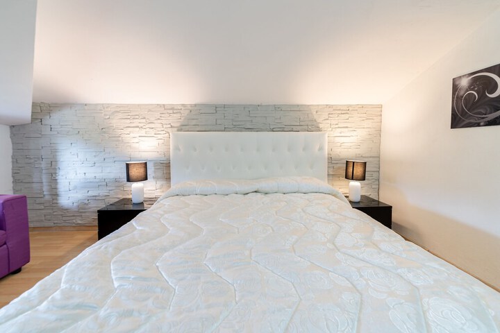 Room 15 of 53