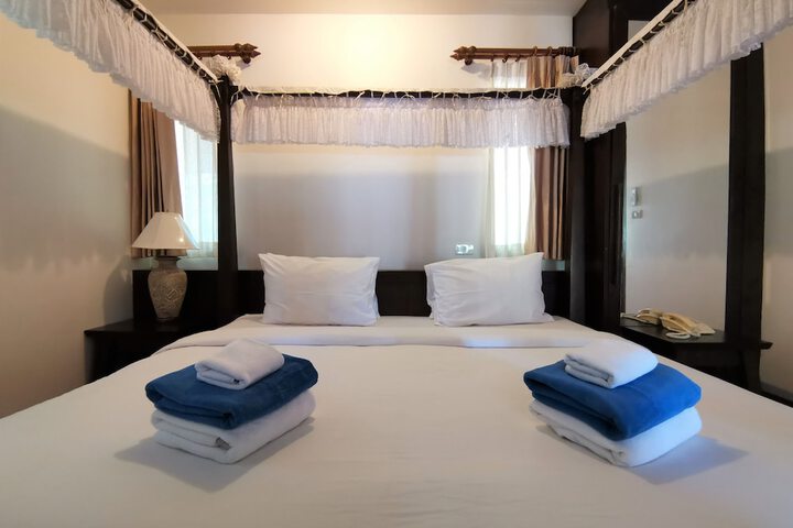 Room 6 of 60