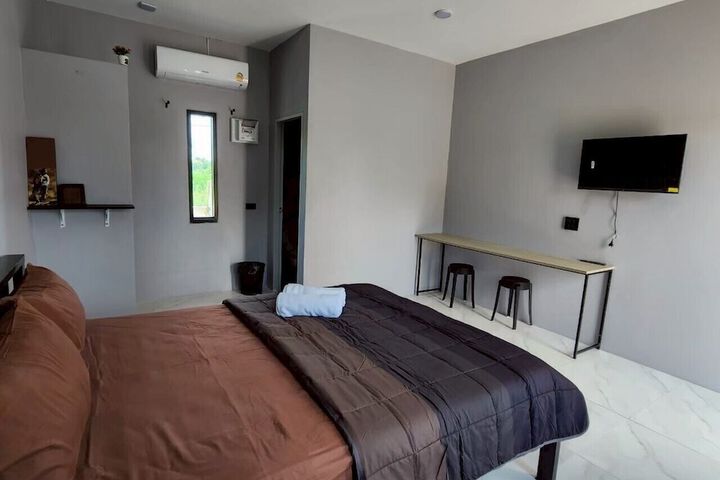 Room 8 of 73