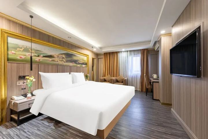 Room 8 of 39