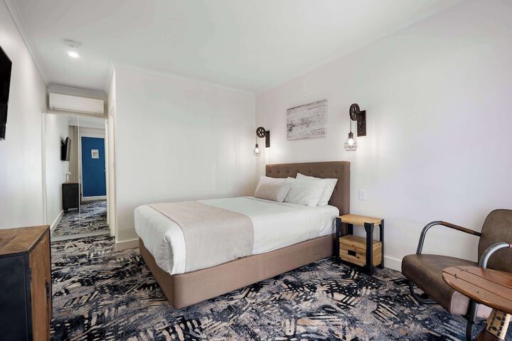Room 17 of 68