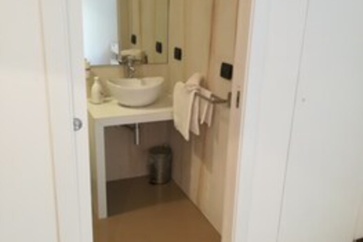 Room 8 of 44