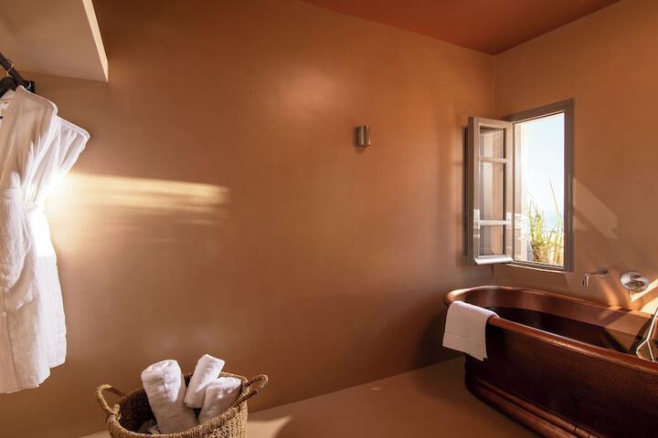 Room 241 of 282