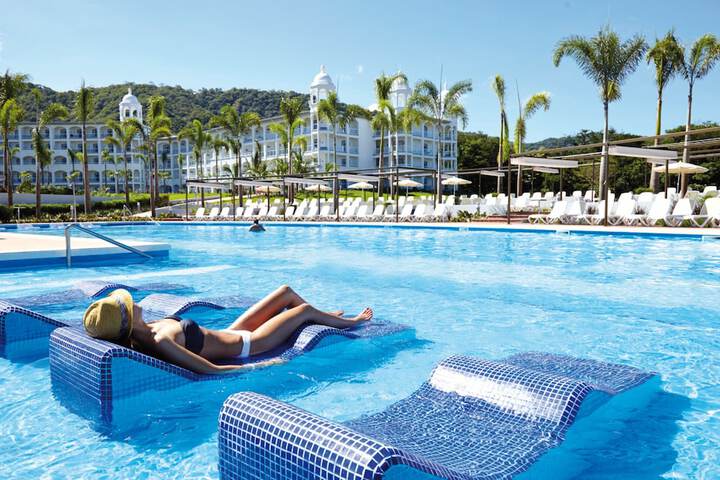 Hotel with Pool