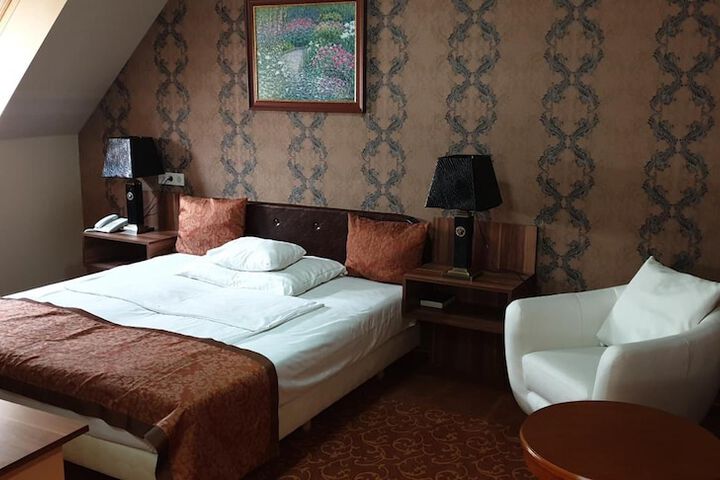 Room 15 of 40