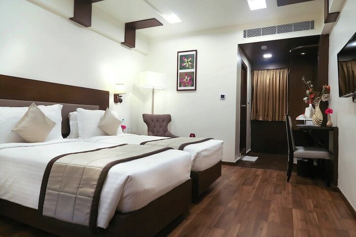 Room 4 of 31