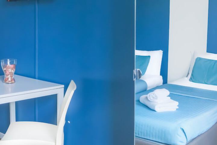 Room 15 of 32