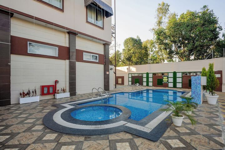 Pool 86 of 123