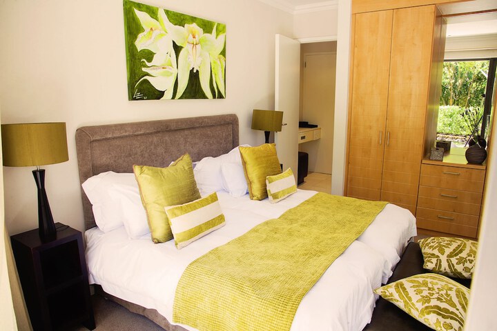 Room 5 of 97