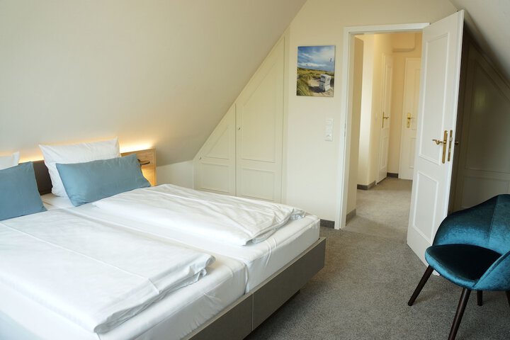 Room 16 of 72