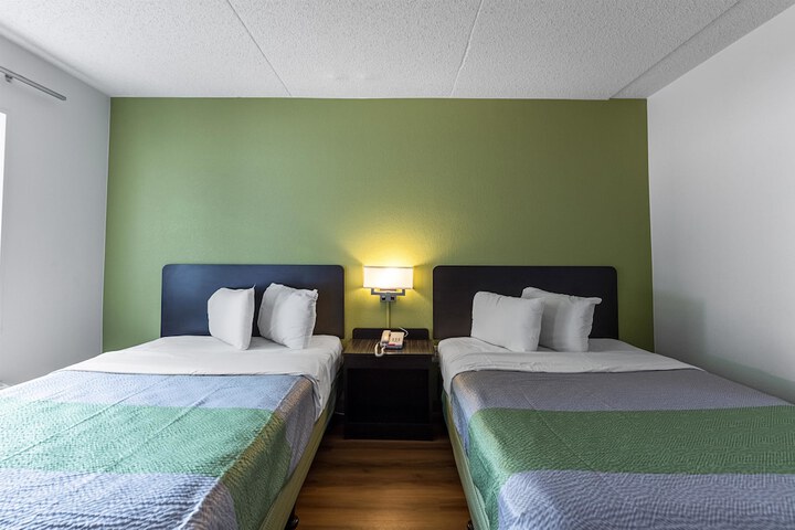 2 Double Beds (4 of 16)