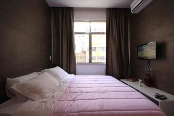 Room 8 of 16