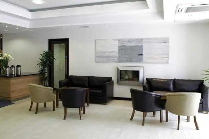 Room 2 of 3