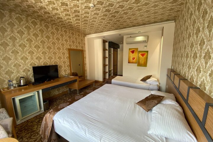 Room 17 of 43
