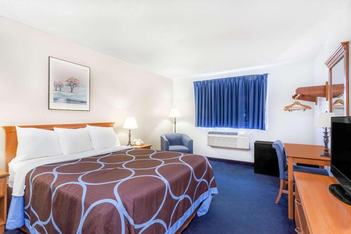 2 Double Beds (8 of 8)